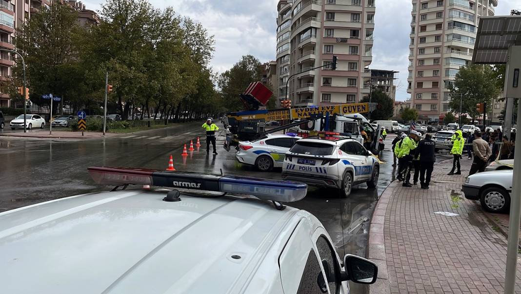 Konya merkezde kahreden kaza! Yaşlı kadın öldü 1